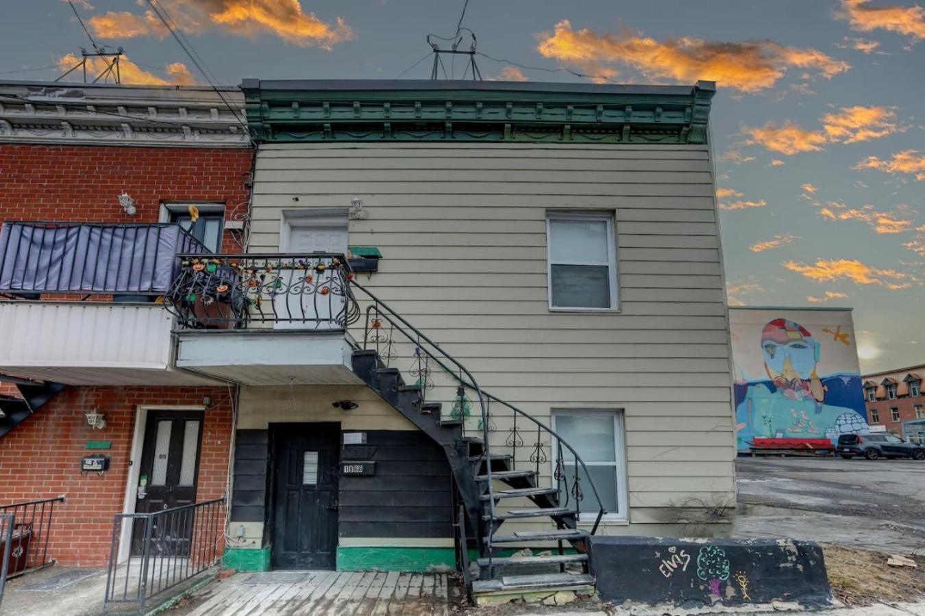 Artful 3br In Village Zp0 Apartment *